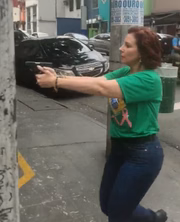 Ela perseguiu Luan Araújo até o interior de uma padaria