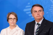 A ministra da Agricultura, Pecuária e Abastecimento, Tereza Cristina, e o presidente da República