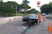 Carro bateu em guard rail no Eixinho
