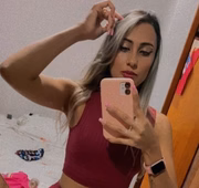 A mulher foi morta com seis disparos de arma de fogo 