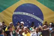 A escolha por começar a campanha na cidade mineira é cercada de simbolismos. Foi lá que Bolsonaro se tornou vítima de um atentado 