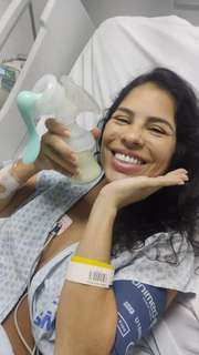 Parte da amamentação da filha teve de ser feita à distância, com a funcionária pública ainda na UTI