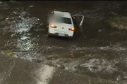 Ele ficou preso nas ferragens e morreu