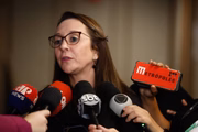 Deputada federal Renata Abreu, presidente do Podemos, partido de Dallagnol, fala com a imprensa e declara que a legenda vai recorrer à decisão do TSE que cassou o registro da candidatura do ex-procurador