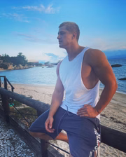 Lucas explicou que eles planejam publicar fotos e vídeos juntos