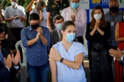 Primeiros profissionais vacinados contra a Covid-19 no DF, em 19 de janeiro