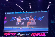 Bruna Marquezine e Xolo Maridueña na CCXP