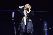 Madonna em apresentação da Celebration Tour