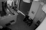 Criminosos invadiram bar na Santa Cecília