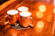 Pencadinha - três shots de bananinha com rum, suco de limão tahiti e espuma de gengibre - R$20