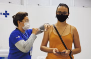 Sarah Walsh trabalha como agente comunitária em posto de saúde de Alto da Serra