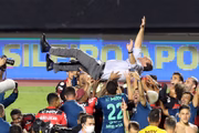 Ao fim da partida, o técnico Rogério Ceni foi celebrado entre os jogadores