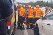 Resgate no acidente de helicóptero em Caieiras 
