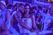 Neymar e Bruna Biancardi fazem pose na Sapucaí