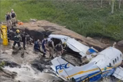 Aeronave caiu em área de cachoeira