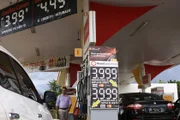 No Posto Shell, no Setor de Clubes Sul, o litro da gasolina está saindo por R$ 3,99