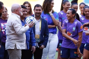 Lula conversou com as jogadoras e desejou boa sorte no amistoso