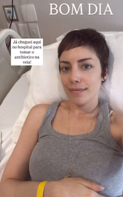 Fabiana Justus foi no hospital receber medicação na veia