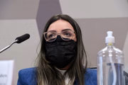 A diretora da Precisa Medicamentos Emanuela Medrades