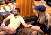 Junto de Gilberto, Sarah parece estar formando uma aliança com Rodolffo e Caio