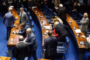 Texto foi protocolado no Senado