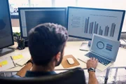 Especialista em Big Data: o profissional irá lidar com grande volume de dados e tráfego