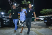 Homem que matou namorada com tiro no peito dentro de casa é preso
