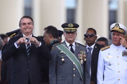 PF investiga relação de Jair Bolsonaro com as Forças Armadas