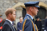 Um amigo de William revelou a razão da fúria do príncipe com o irmão, Harry