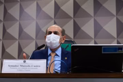 Ele é vice-líder do MDB no Senado