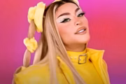 Tempos depois, Pabllo se mudou, junto com a família, para Minas Gerais. Lá, começou a cursar design de interiores, apesar de interromper os estudos logo em seguida, e criou um canal no YouTube, onde cantava covers Tempos depois, Pabllo se mudou, junto com a família, para Minas Gerais. Lá, começou a cursar design de interiores, apesar de interromper os estudos logo em seguida, e criou um canal no YouTube, onde cantava covers