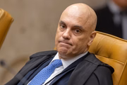 O ministro Alexandre de Moraes determinou grampo em Mauro Cid