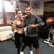 Ele trabalha com ela há seis anos