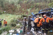 Resgate após queda de helicóptero em Caieiras (SP) 