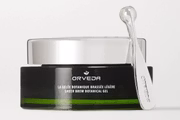 Gel facial com ácido hialurônico e kombucha preto, da Orveda - US$ 320, aproximadamente R$ 1.700. <a href="https://orveda.com/us/sheer-brew-botanical-gel" target="_blank" rel="noopener noreferrer">Compre aqui</a> 
