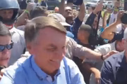 Bolsonaro deverá participar de motociata e depois almoça com pastores na Universo