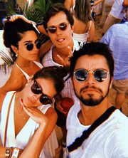 E já viajaram juntos com amigos