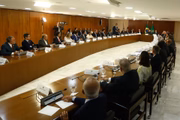 Reunião sobre crise em Brasília