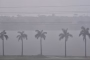 A previsão do Inmet é que ventos cheguem a 100km/h, no sábado