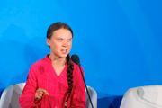 A ativista ambiental Greta Thunberg, da Suécia, discursa na Cúpula de Ação Climática na Assembleia Geral das Nações Unidas, na sede da ONU, em Nova York, nos Estados Unidos, nessa segunda-feira (23/09/2019). A adolescente sueca fez seu mais contundente discurso cobrando líderes mundiais a agirem contra as mudanças climáticas. "Como vocês ousam?", perguntou várias vezes, sobre a inação dos países em reduzir suas emissões de gases de efeito estufa, durante a abertura da Cúpula do Clima da ONU, em Nova York