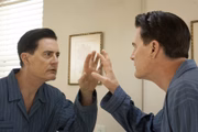Dougie Jones: forma assumida por Dale Cooper tenta se situar em um mundo completamente diferente. 